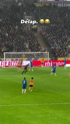 Did Liam Delap forget he was a footballer😂 How did he miss that? #chelsea #hullcity #facup #delap