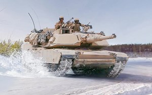 [军武视频日更]美国花费数十亿美元升级F-15&M1艾布拉姆斯坦克在雪地上漂移&B-52轰炸机在东欧战备巡逻 2022.9.26