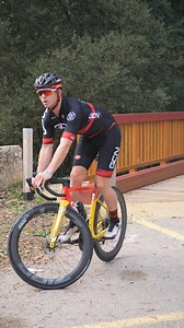 277K views · 8.1K reactions | How do you get off your bike?  #GCN #cycling #cyclinglife #cyclingfunny #bikecheck #dismount #chooseyourcharacter | Global Cycling Network | Facebook