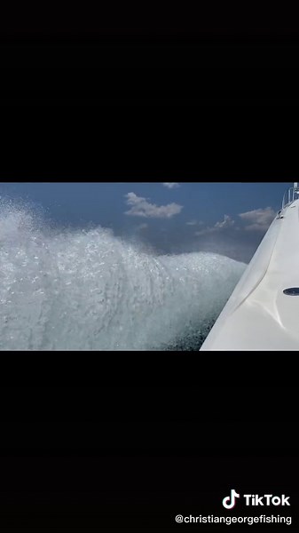 Diesel locomotive🙌🏼 #fishing #jupiter #florida #tuna #sailfish #2chainz #yacht #jupiterfl #xyzbca #bahamas