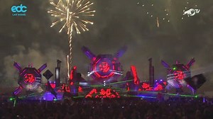 27K views · 2.6K reactions | PUMP EDC FIREWORKS SHOW WAS POPPIN  | Valentino Khan | Facebook