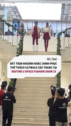 108 reactions | 헠헢헗험헟 헖헔헦헧헜헡헚 헖헔헟헟 | MÀN CATWALK CẦU THANG ĐẦY THỬ...