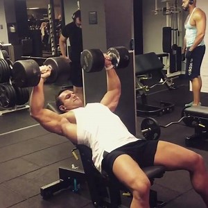 How to perform a bench press correctly for maximum results 👇👇 Video sent through by Muscle Model Alistair Richardson | LA Muscle