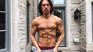 42K views · 434 reactions | The Truth About Zac Efron and his Body Transformation for Baywatch Read the full blown article and follow the workout here - Kinobody.com/baywatch | Kinobody | Facebook