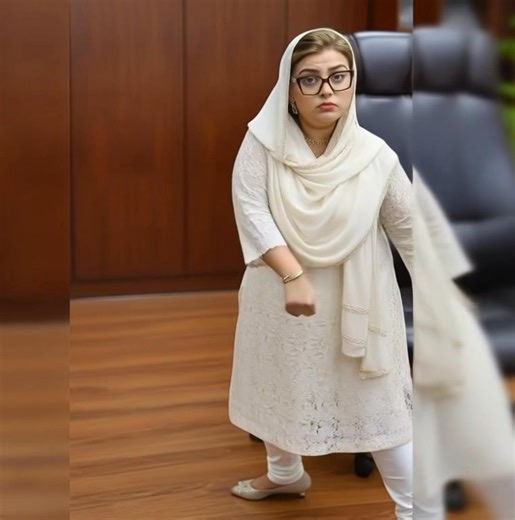 Uzma Bukhari New Look 👀 Start Music 🎼 Check This Dance #dance #AI #UzmaBukhari #foryoupagereels | AK47