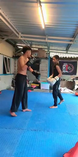 Reynard Yosa VS Indro Round 1 _____ #pshtpusatmadiun #shadukjotosh #psht #pshtindonesia #pencaksilat