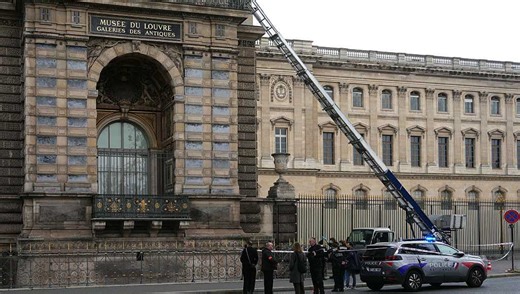 Thieves steal 'priceless' jewelry at The Louvre. Here's a look at other notable museum heists.