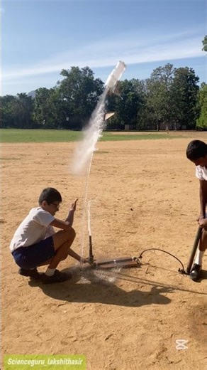 🚀Water Rocket Launch Experiment 💧✨ #experiements #scienceguru#rocket#short #flypシ