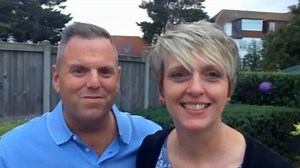 Lee urgently needs help after losing over 60kg and being unable to eat without vomiting. #BodyBizarre Watch full episodes on discovery : https://bit.ly/3HfHr6e | Love Science