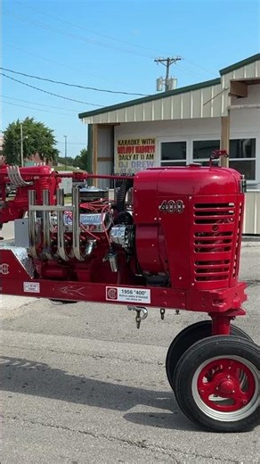 She’s got legs 😱 1956 International 400 tractor at Red Power Round Up #shorts