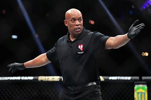 Viral footage of UFC 324 referee being carried backstage concerns fans: 'That's not good'