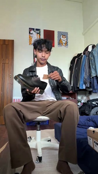 Discover the Dr. Martens 1461 Bex: Style and Comfort
