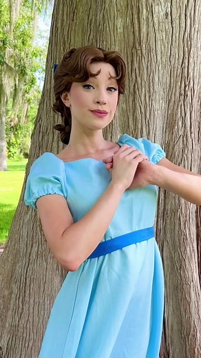 Isn’t she just darling? 🤩💙🩵 Wendy has officially joined our friends here at Tutu Tales and we are so excited to see what she, Peter Pan and Tinkerbell— or even Captain Hook— might all be up to! 👀 Stay tuned to see what magical adventures she’ll be up to next! 🩵✨ . . . . . . . #wendydarling #peterpan #disney #distok #kids #kidspartyideas #peterpanparty #orlando #florida #cosplay #wendydarlingcosplay #princessparty #fyp