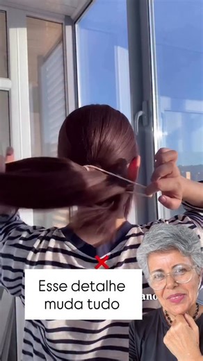 Janete Costa|Dicas on Instagram: "Você sempre faz o rabo igual? Esse detalhe muda TUDO no acabamento! Um simples ajuste na forma de amarrar transforma o rabo de cavalo comum em um penteado elegante, alinhado e com cara de feito no salão! Comenta “EU FAÇO” se você vai testar hoje. Marca aquela amiga que vive de rabo de cavalo. Segue o perfil pra aprender truques simples que elevam seu visual todos os dias. . . #janetecostaassuncao #dicasdecabelosebeleza #rabodecavaloalto #penteadodiaadia #dicasde