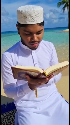 Praying Namaz by the River 🌊🕌 | Peaceful Islamic Moment | Allah is Everywhere #shorts