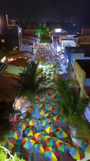 6.5K views · 78 reactions |  Noite em Porto de Galinhas: o centrinho ganha vida com cores, música e o calor pernambucano. Um passeio encantador onde a cultura local se mistura com a brisa do mar. Uma experiência inesquecível em 2026! ✨ : @portodegalinhas #PortoDeGalinhas #NoiteNordestina #EncantoDoCentrinho | Hurb | Facebook
