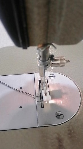 18K views · 181 reactions | Como colocar el hilo en una maquina de coser #costura #reels #viralshorts #singer #over #ropa#virales | #costura y reparación | Facebook