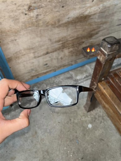 Creative Ways to Style Your Eyeglasses