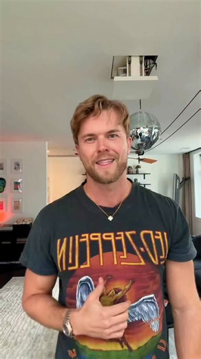 When your other half is pure Carnage 🕷️#halloween #halloweencostume #halloweenideas #costume #costumeideas #boyfriends #venom #carnage Makeup 🎨: @shaybaymua | JakeGrez