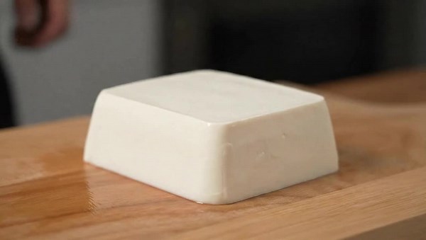 Slow-motion almond tofu slicing 🍮🔪 Listen to every delicate cut and feel the chill 💫 Headphones on for pure #ASMR bliss! #ASMR #asmrsounds #asmrfood #asmrvideo #almondtofu #杏仁豆腐 #dessertASMR #cuttingsounds #satisfying #oddlysatisfying #foodie #AIASMR #fyp #foryou #viral