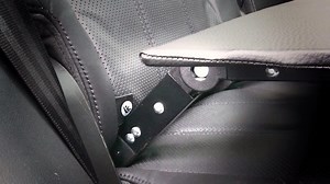 NEU: Die Dog Safetybridge ISOFIX-Professional Mit den Knickgelenken kannst Du Deine Hundetransportbox jetzt GERADE installieren. Das entspannt Deinen Hund noch mehr, und für das Gepäck ist es auch genial. http://www.dogstyler-shop.de/de/dog-im-auto/DOG-BRIDGE/#2 | DOGSTYLER