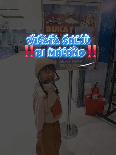 Liburan Sekolah di Frozenland Malang, Main Salju Seru!