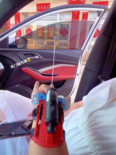 This Spider-Man Web-Shooter Actually Shoots STRING – Watch Me Swing! 🕷️😱