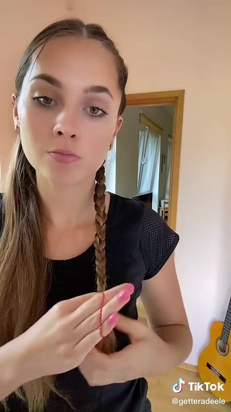 Mustade juuste jõuksisoengu tutorial