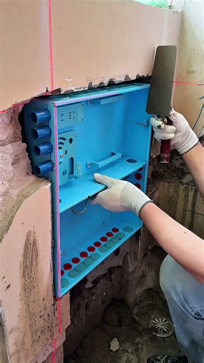 Installation of an electrical distribution box in a wall👷🏻