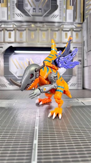 Greymon digivolve to MetalGreymon! Full review now up! #digimon