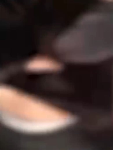 تقديم لائحة اتهام بحق متهمَين من #طوبا_الزنغرية (20 و21 عامًا)، إثر تنفيذ عملية سطو مسلح قرب #مجدل_شمس، بعد استدراج الضحية، وهو موظف شركة توصيل، إلى نقطة لقاء مسبقة وسلبه تحت تهديد سلاح مبلغًا يُقدّر بنحو 42 ألف شيكل، حيث لاذا بالفرار قبل أن تنجح الشرطة خلال وقت قصير في توقيفهما وضبط الأموال وأداة يُشتبه باستخدامها.