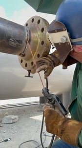 18K views · 1.7K reactions | API 1104 10” Carbón Steel, HOT PASS 5/32” E6010 . . . . #weld #weldporn #welding #weldlife #weldaddicts #weldart #welder #weldeverydamnday #reels #work #lincolnelectric #welders #weldmafia #weldnation #welderzworld #weldingrig #mexican #pipeline #pipewelder #piping #oilandgas | Daniel Virgen | Facebook