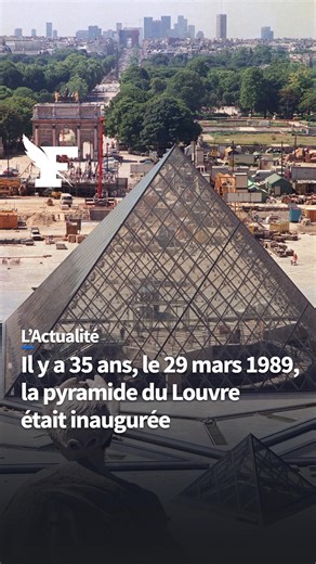 10K views · 84 reactions | Il y a 35 ans, le 29 mars 1989, la pyramide du Louvre était inaugurée dans la cour d’entrée du célèbre musée. Si aujourd’hui, elle semble faire l’unanimité, elle a été la source de polémiques durant les années qui ont précédé sa construction. | Le Figaro | Facebook