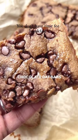 Easy Chocolate Oat Bars