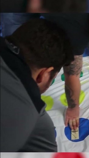 RIGHT HAND RED IN DEADLY TWISTER!