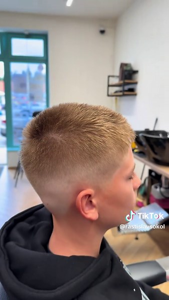 Achieve the Perfect 8 Guard Buzzcut at Trebisov Barbershop