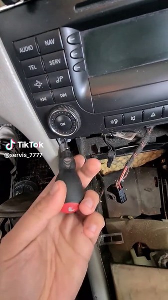 Auto Electronics Repair Service for Benz