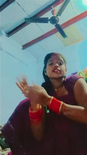 Mehandi ka khana khane nahin deti 😜😂