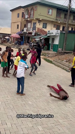 140K views · 4K reactions | Phone shock prank watch to the End drop a comment ⬇️ #reels #reelsinstagram #reelitfeelit #reelsvideo #pranks #prankvideo#explore #exploremore #explorepage #tiktok #tiktokerszone#tiktokers #tiktoker #tundeednut #instablog9ja #insta #viral#viralvideos #viralpost #viralreels #bloggers #bloogers #new#happynewmonth #yabaleftonline #reaction #dontlaugh #videoprank | Machigoldpranks | Facebook