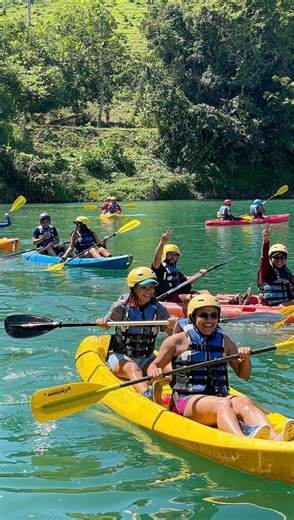 EXPLORANDO RD 🇩🇴📍 on Instagram: "Un recorrido de 5 Kilómetros rio abajo en Kayaks. 🤩 Conecta con la naturaleza disfrutando del sonido de las aves y del agua del río mientras practicas este emocionante deporte.🛶🛶🚣🏻‍♂️ Regresamos el Domingo, 6 de Abril 2025 Precio: $2,950 p/p Incluye: 🥐 |Desayuno 🚌| Cómodo Transporte 🛻| Safari para subir a la montaña 🧀| Snacks locales 🧭| Guías expertos ⛑|Equipo de seguridad 🍛| Almuerzo 📸| Fotografías Nivel de dificultad: (A) facil Salimos desde Sant