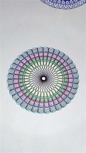 CWM on Instagram: "Hypnotic Beauty 😍🌀🔥 . #satisfying #art #asmr #viral"