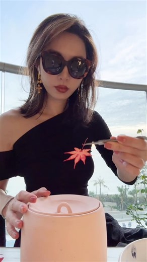 RforRed🍁 on Instagram: "Clay Gone Moldy part 2 - can you actually use things made from moldy clay?? #Ceramics #pottery #moldclay #maple🍁"