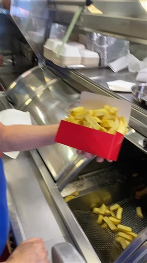 Indulge in a Macaris Ratoath Snack Box Meal for only €10.40! Crispy, juicy, and totally crave-worthy! 🍔🍟🥤 | Macari's Ratoath