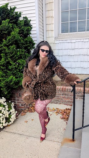 My favorite fall color combo: wine & brown 🍷 #explorereels #fashionreels #stylereels #outfitreel #fallfashion2025 Fall Outfit, fall fashion, fur coat, wine red outfit, tights, fall 2025 outfit | Tecklah