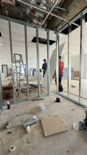 封装石膏板。 Encapsulate gypsum board.