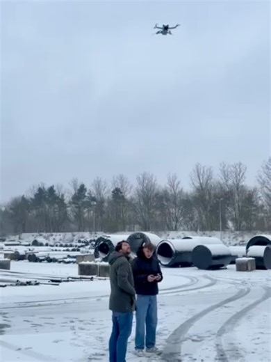 Reinert-Ritz GmbH on Instagram: "Ein Schülerpraktikum bei Reinert-Ritz: praxisnah, vielseitig und in Bewegung 💪😎 Vor den Zeugnisferien hat Praktikant Lukas bei uns in der IT viele spannende Einblicke in den Arbeitsalltag bekommen und schnell gemerkt, dass ein Praktikum hier viel mehr ist als nur Zuschauen. Zu seinen Aufgaben gehörten beispielsweise: – Durchführung von Serversicherungen – Vorbereitung neuer Hardware für Kolleg:innen – Verwaltung von Benutzerrechten Außerdem durfte Lukas über se