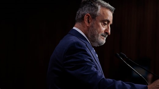 Ontario cracks down on 5 school boards after expensive trips