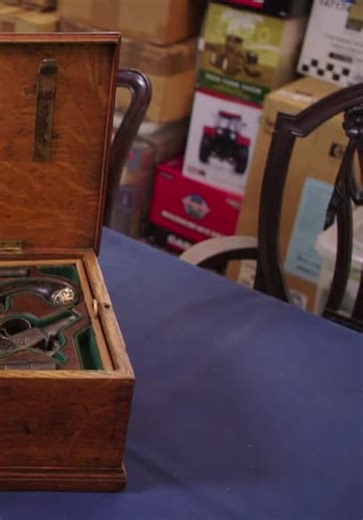 Secret Life of the Auction House S01:E03 - LV Trunk, Vampire Slayer Kit, Royal Wedding Cake