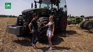 Das ist der neue Fendt 942 Vario! Seht euch an was dieser 415 PS starke Traktor drauf hat! Danke an das Team von Mauch Land- und Baumaschinen, dass wir den Traktor von euch für den heutigen Dreh bekommen haben! Hier geht´s zum Gewinnspiel: http://www.mauch.at/termine/fendt-amazone-feldabend-2019.html | landwirt.com