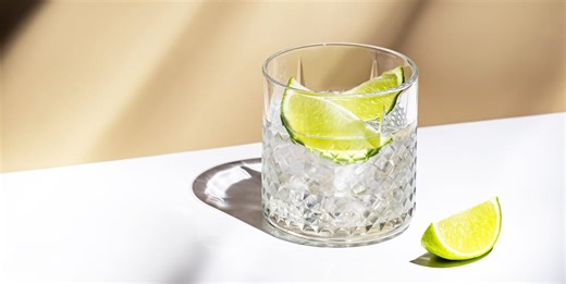 Nutritionists share the sneaky way alcohol can interfere with healthy eating